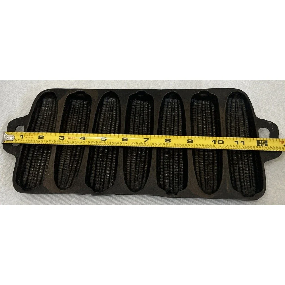 Vintage Cast Iron 7-Stick Cornbread Pan Century Series 7S0 No Cracks 1950s